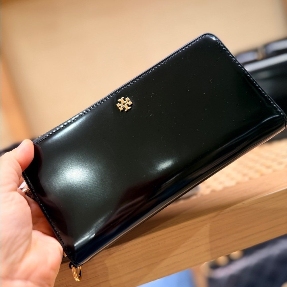 NWT! NEW! Tory Burch Emerson Patent Leather Zip Around Long Wallet w/ card case